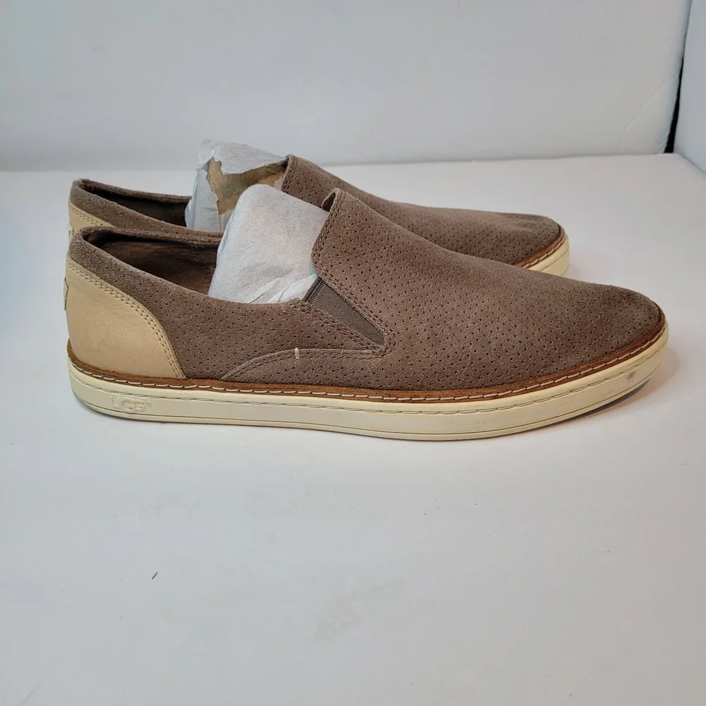 Ugg Women's Tan Suede slip-on casual shoes Sneakers sz US 8.5 - Picture 2 of 7